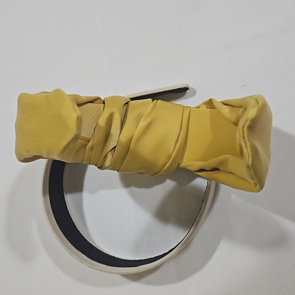 4 piece hair accessory set; Headband 2pc & Scrunchies 2pc. - Picture 9 of 11